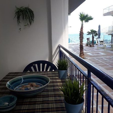 Cozy Seaside Apartment Loutraki Экстерьер фото